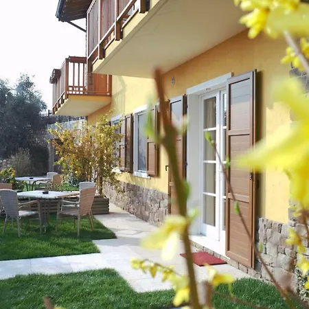 Apartamento Tasel With Heated Pool