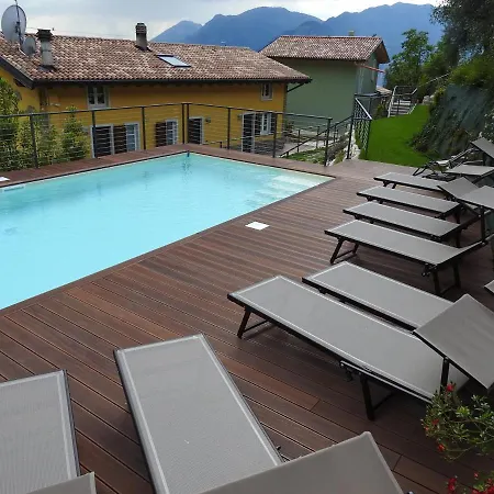 Tasel With Heated Pool Lägenhet Malcesine