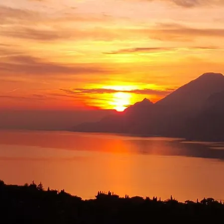 Tasel With Heated Pool Daire