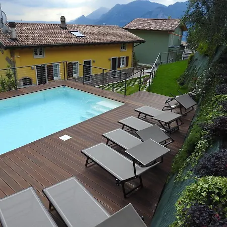 Tasel With Heated Pool Apartment